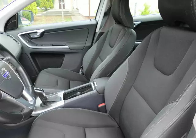 VOLVO XC 60 D4 Geartronic Momentum