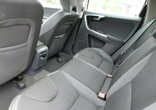 VOLVO XC 60 D4 Geartronic Momentum