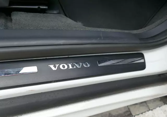 VOLVO XC 60 D4 Geartronic Momentum