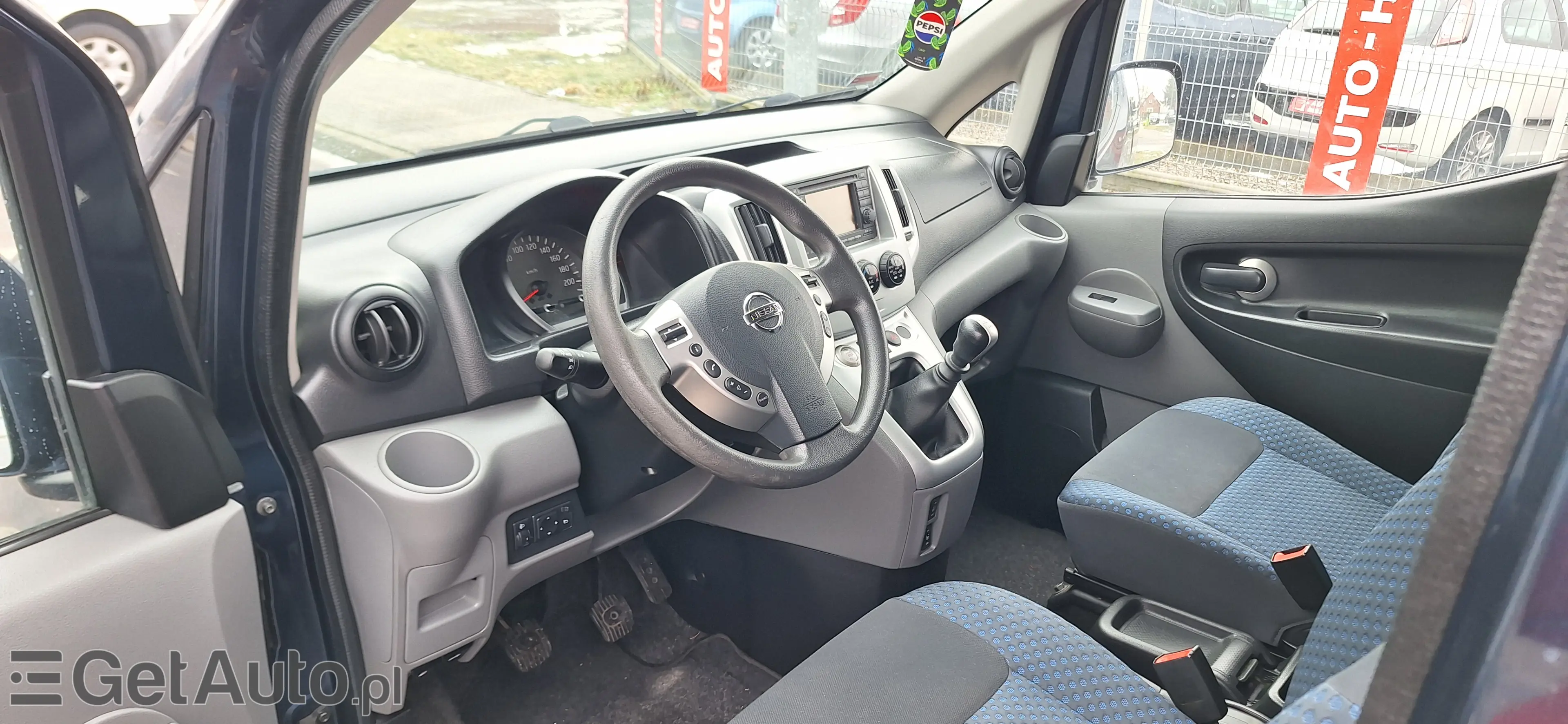 NISSAN NV200 