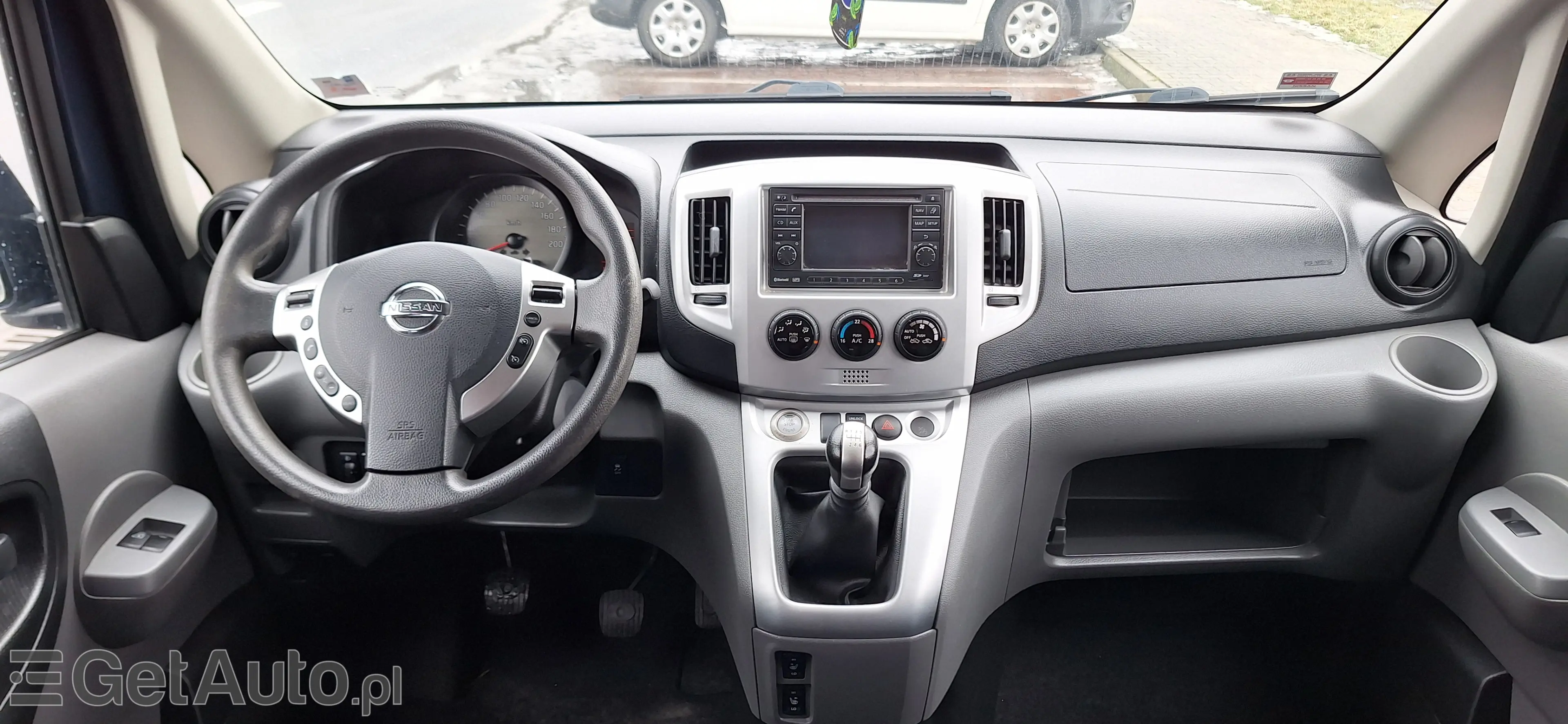 NISSAN NV200 