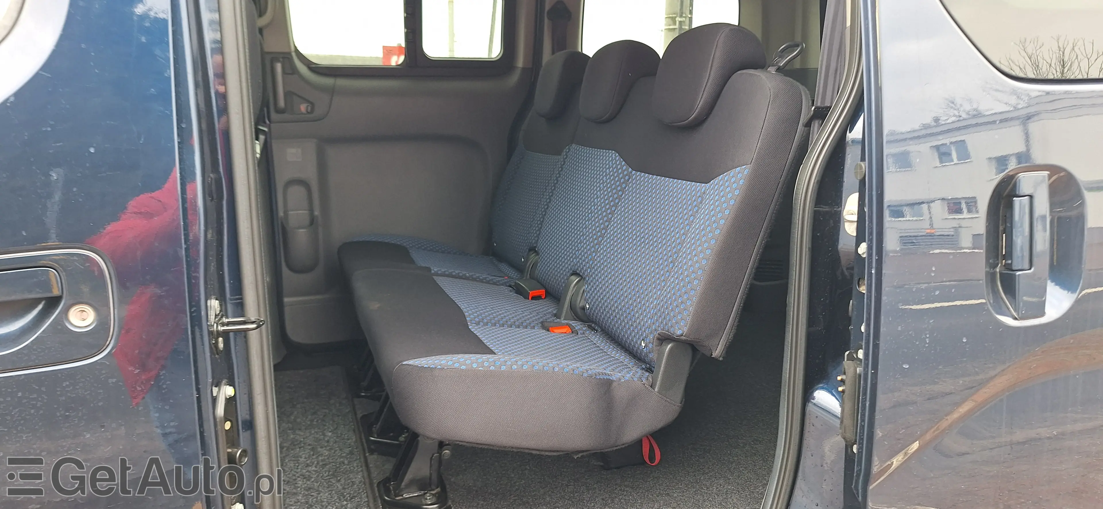 NISSAN NV200 