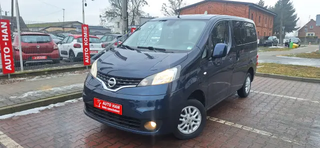 NISSAN NV200 