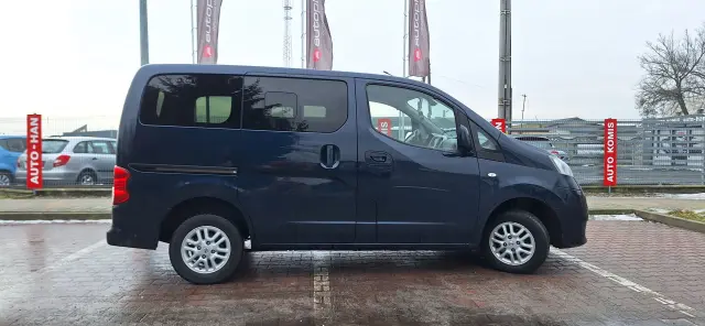 NISSAN NV200 