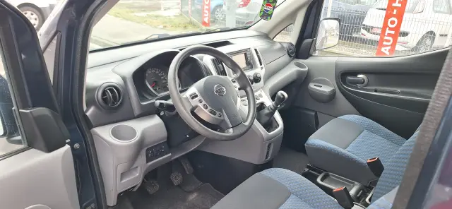 NISSAN NV200 