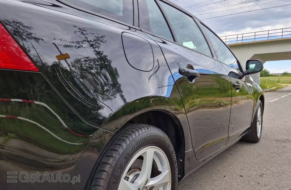 VOLVO V60 D2 Kinetic