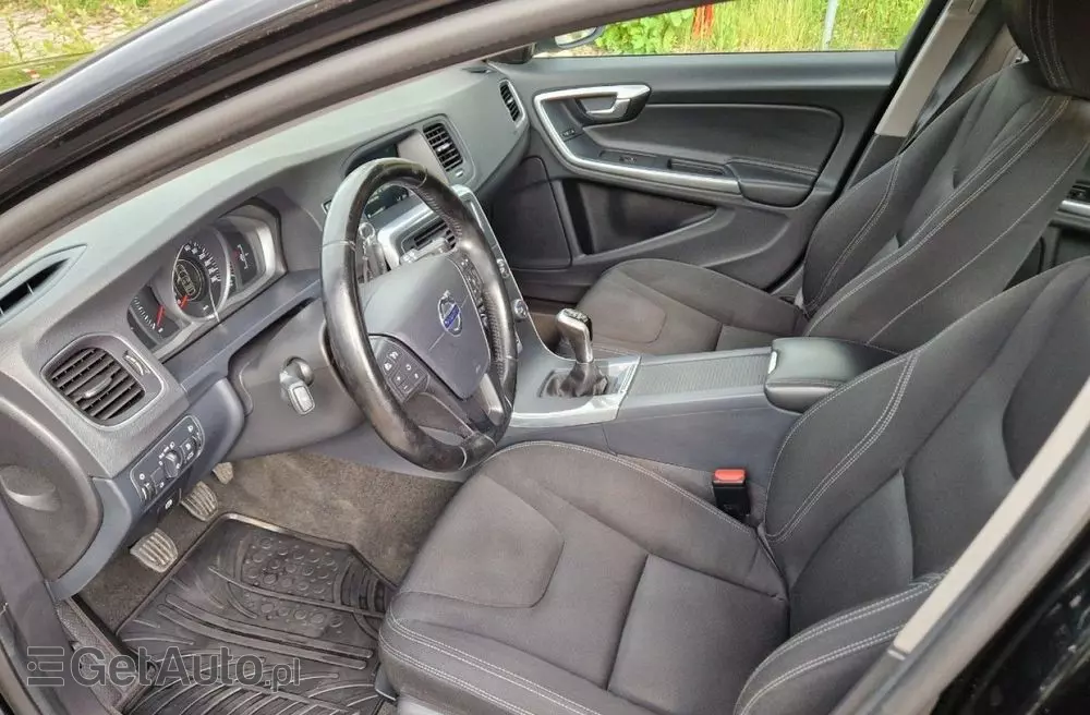 VOLVO V60 D2 Kinetic