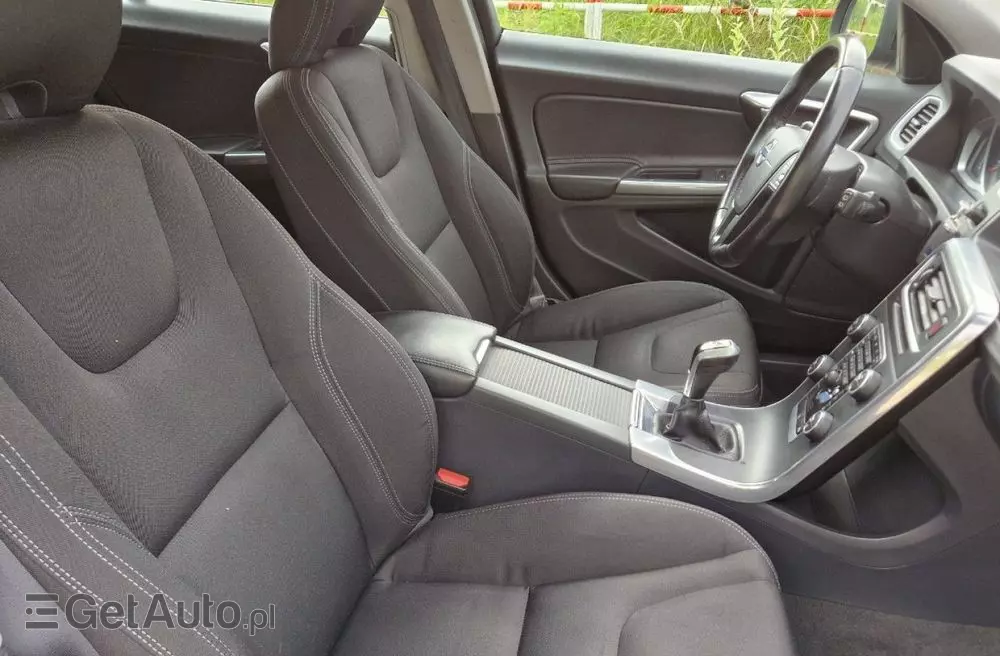 VOLVO V60 D2 Kinetic