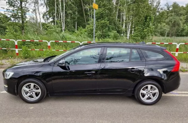 VOLVO V60 D2 Kinetic