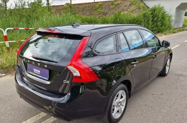 VOLVO V60 D2 Kinetic
