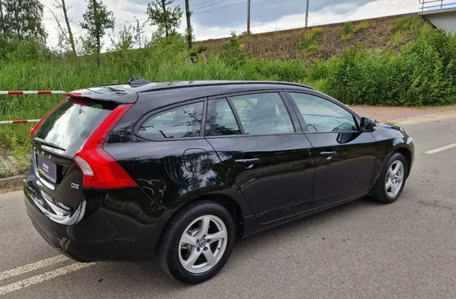 VOLVO V60 D2 Kinetic