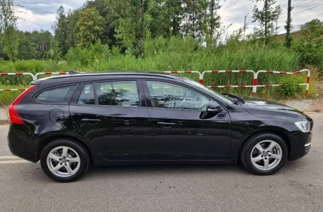 VOLVO V60 D2 Kinetic
