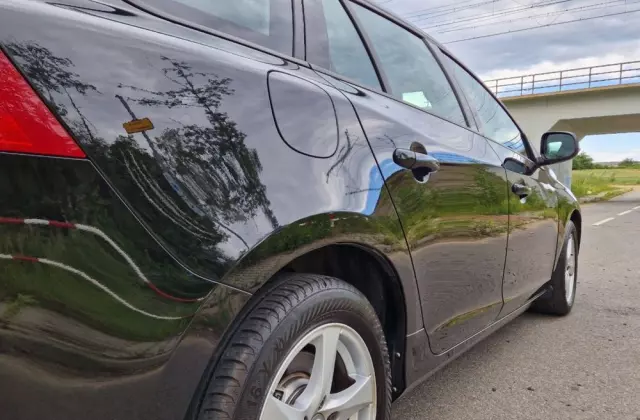 VOLVO V60 D2 Kinetic