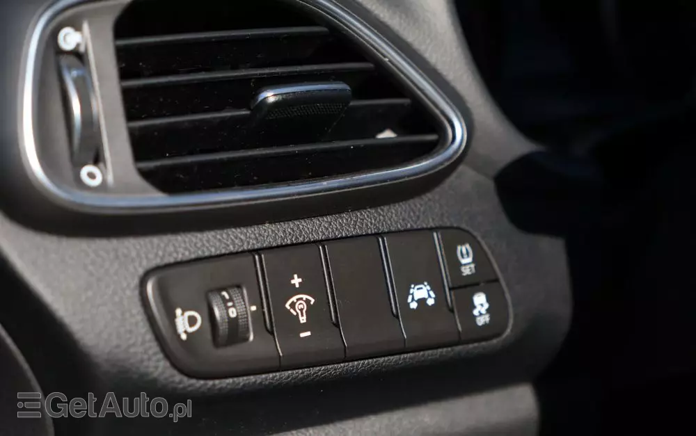 HYUNDAI I30 1.6 CRDI Trend