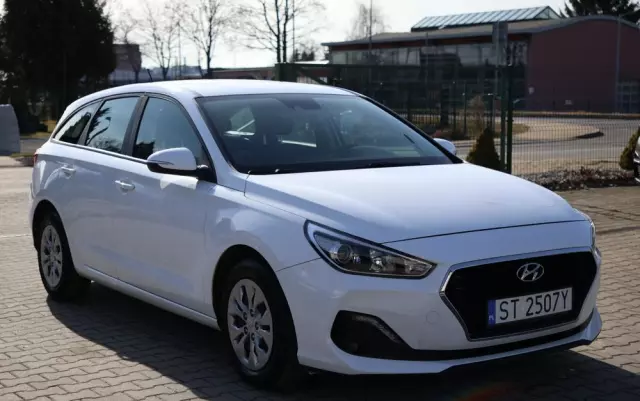 HYUNDAI I30 1.6 CRDI Trend