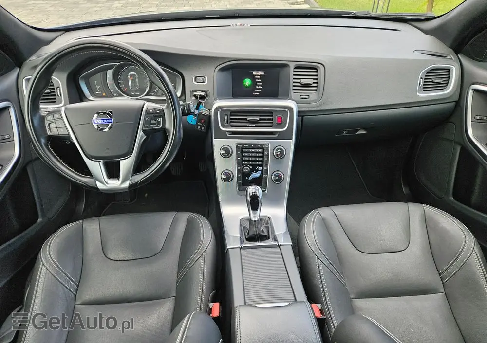 VOLVO V60 