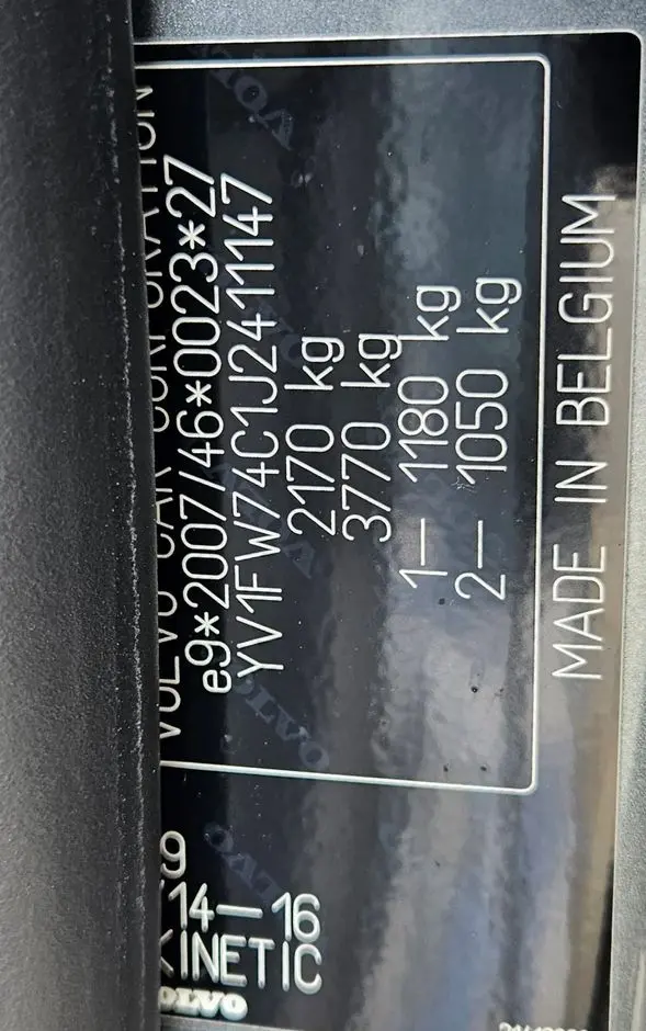 VOLVO V60 