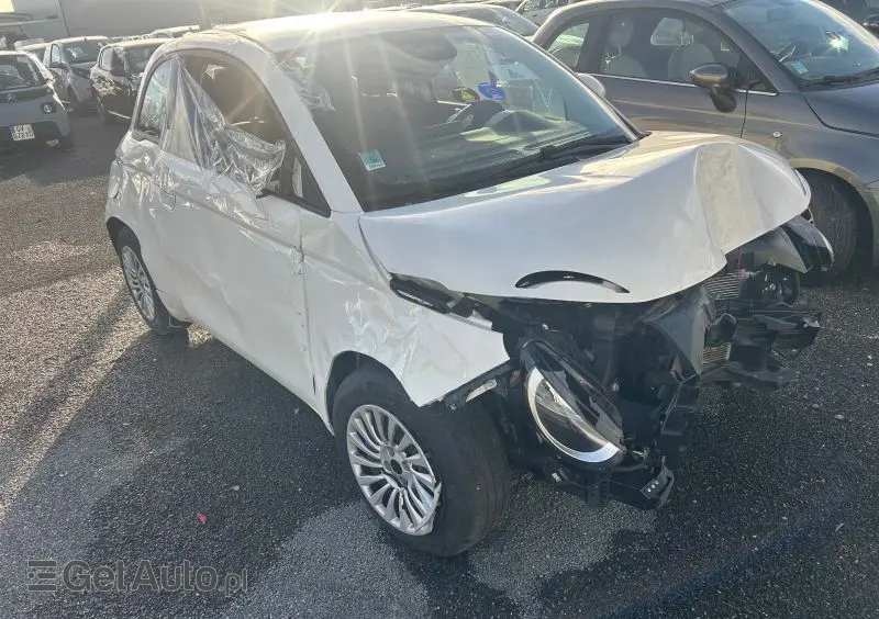 FIAT 500e 