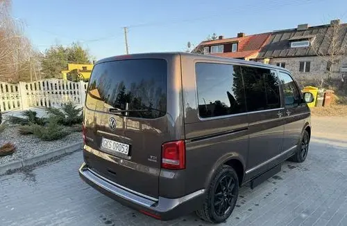 VOLKSWAGEN Multivan 