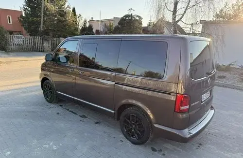 VOLKSWAGEN Multivan 