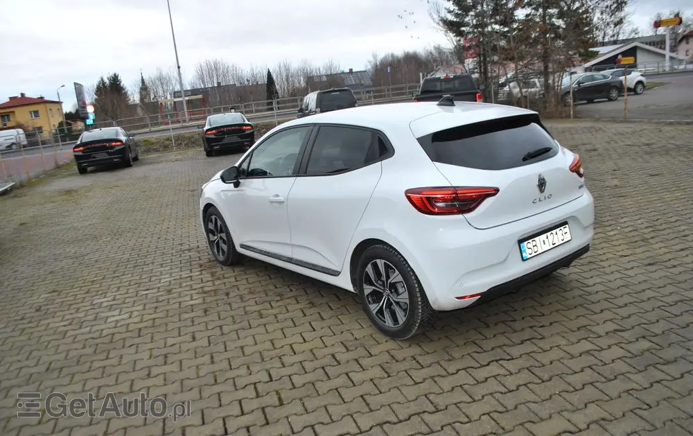 RENAULT Clio E-TECH 140 ZEN