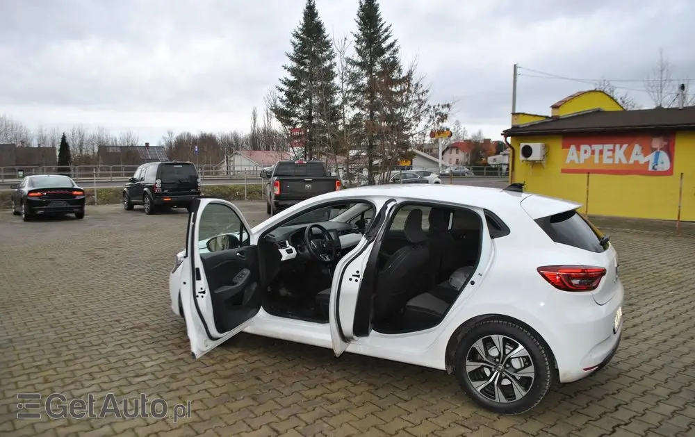RENAULT Clio E-TECH 140 ZEN