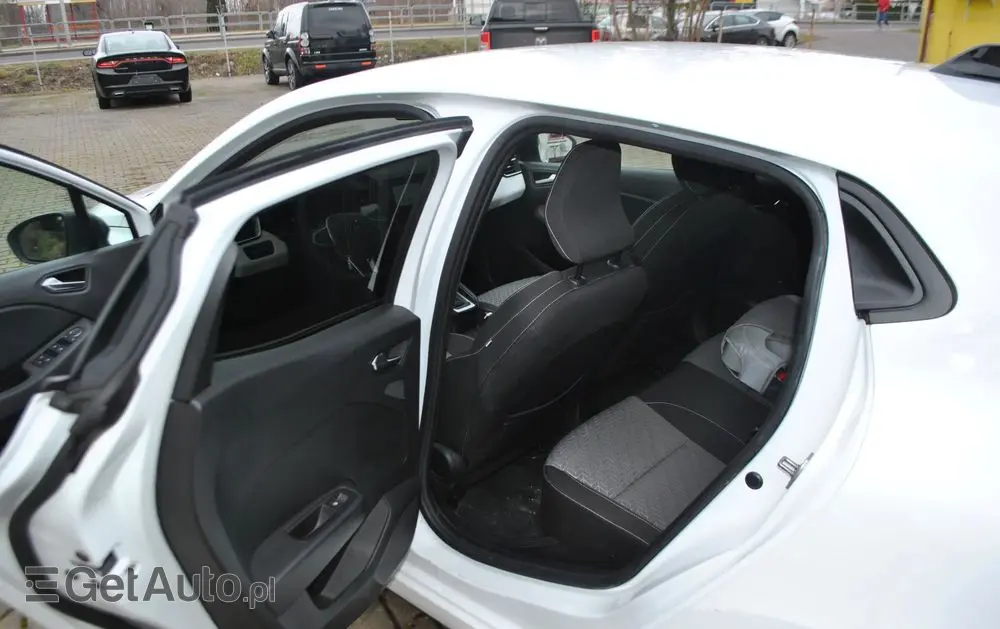 RENAULT Clio E-TECH 140 ZEN