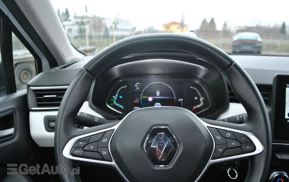 RENAULT Clio E-TECH 140 ZEN