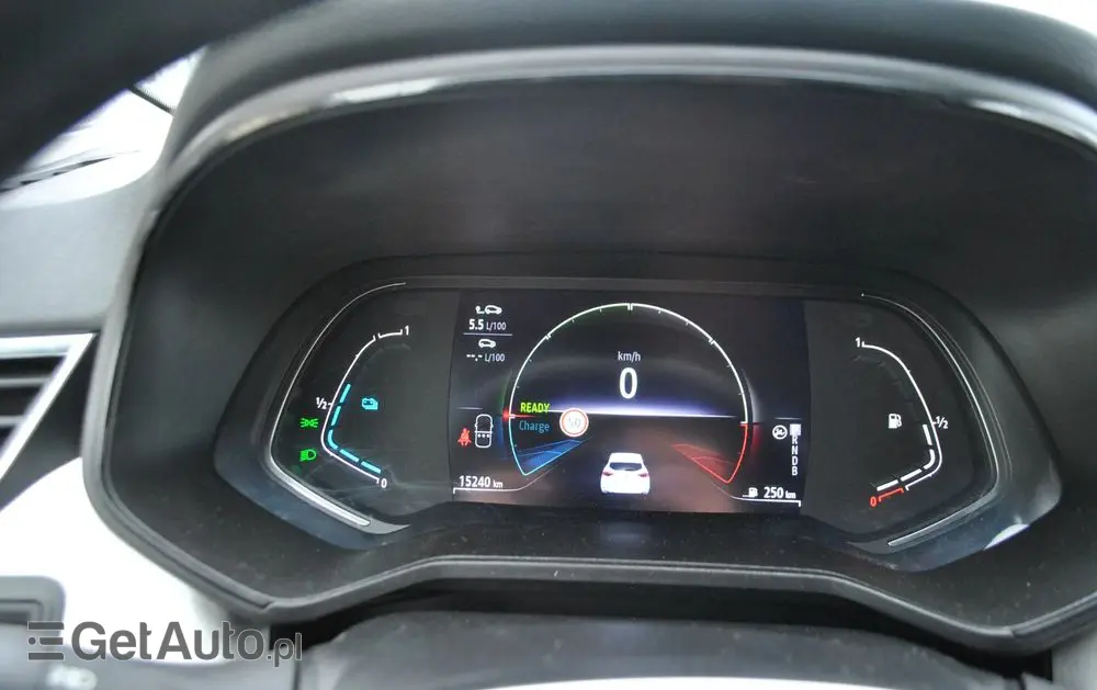 RENAULT Clio E-TECH 140 ZEN