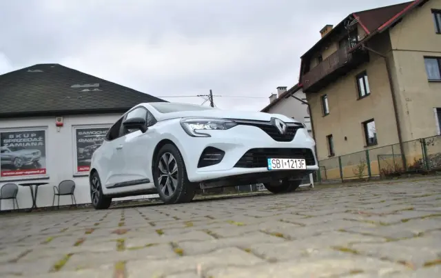 RENAULT Clio E-TECH 140 ZEN