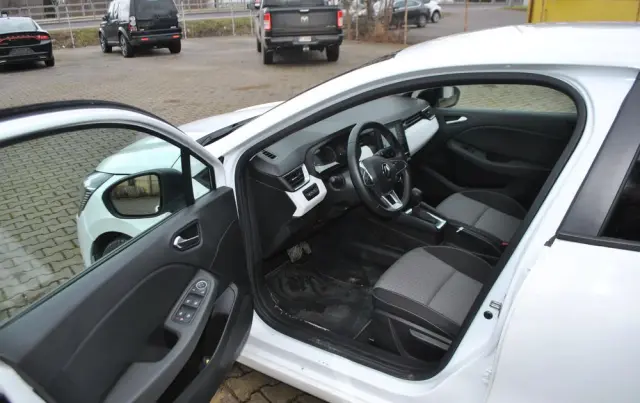 RENAULT Clio E-TECH 140 ZEN