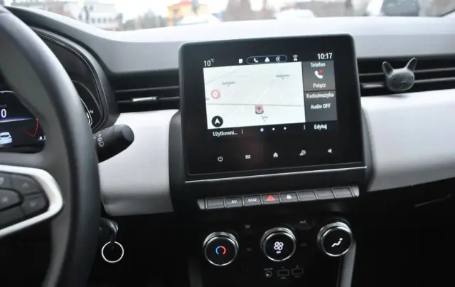 RENAULT Clio E-TECH 140 ZEN