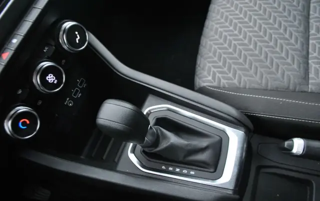 RENAULT Clio E-TECH 140 ZEN