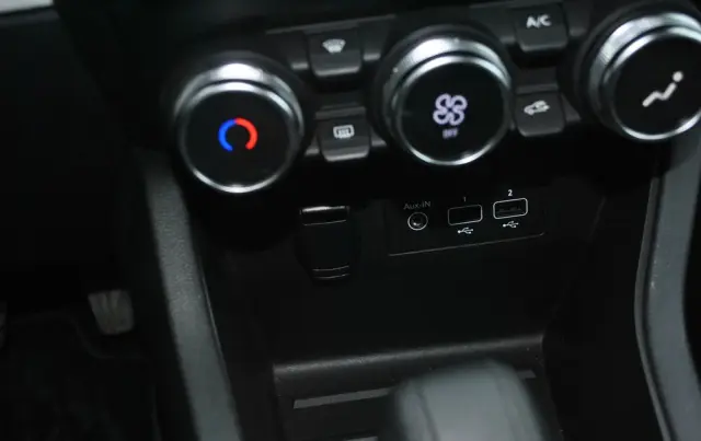 RENAULT Clio E-TECH 140 ZEN