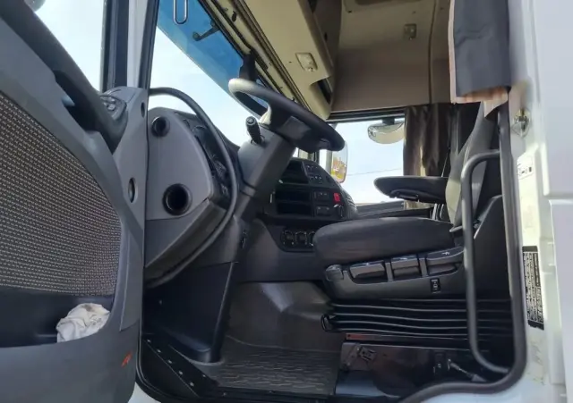 DAF XF 460 Standard Space Cab 