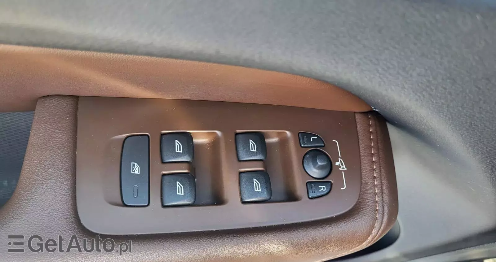 VOLVO XC 60 D4 Momentum