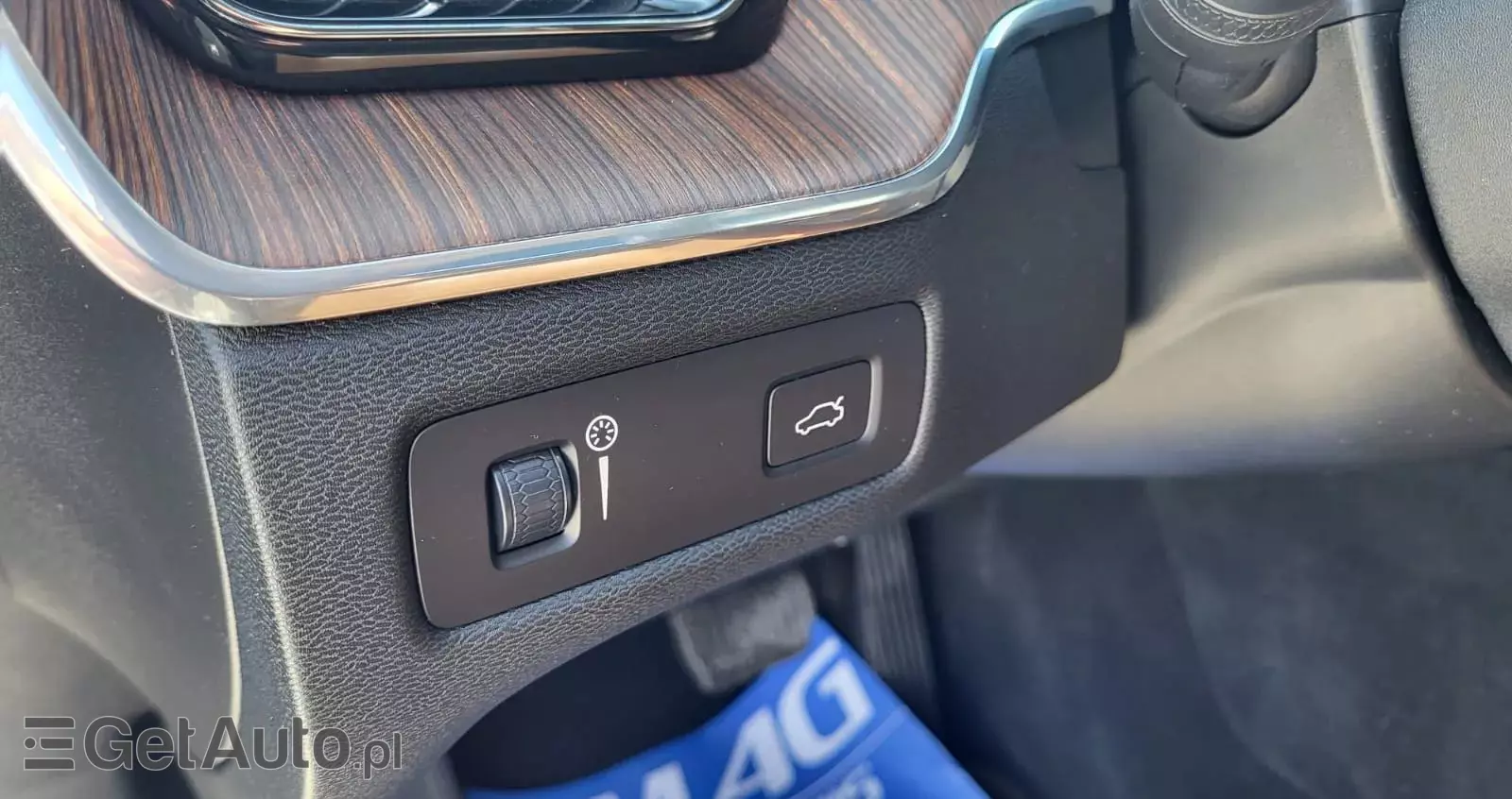 VOLVO XC 60 D4 Momentum