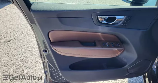 VOLVO XC 60 D4 Momentum