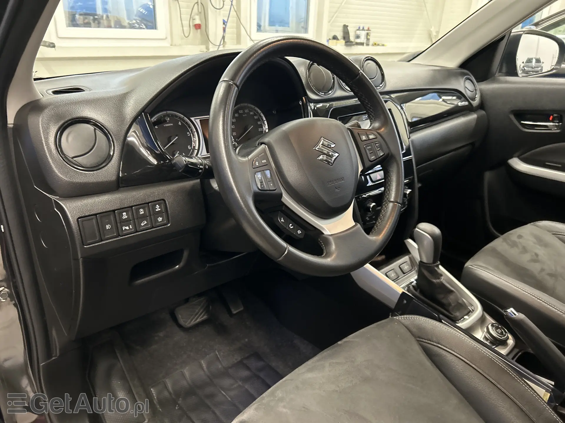 SUZUKI Vitara Premium 4WD Aut.