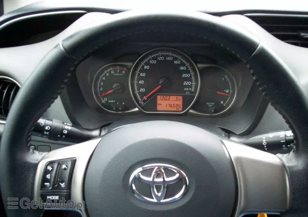 TOYOTA Yaris 1.0 Active EU6