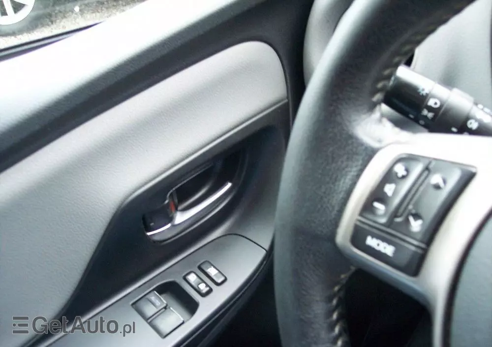 TOYOTA Yaris 1.0 Active EU6