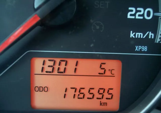 TOYOTA Yaris 1.0 Active EU6