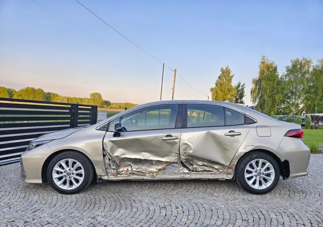 TOYOTA Corolla 1.8 Hybrid Comfort