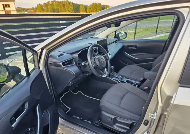 TOYOTA Corolla 1.8 Hybrid Comfort