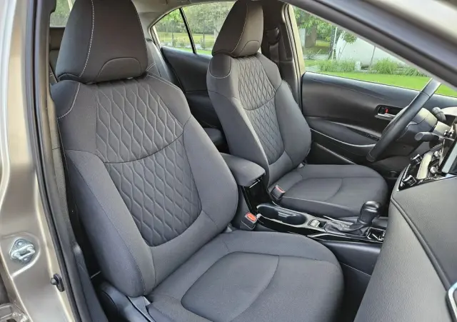 TOYOTA Corolla 1.8 Hybrid Comfort