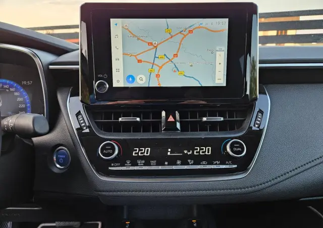 TOYOTA Corolla 1.8 Hybrid Comfort