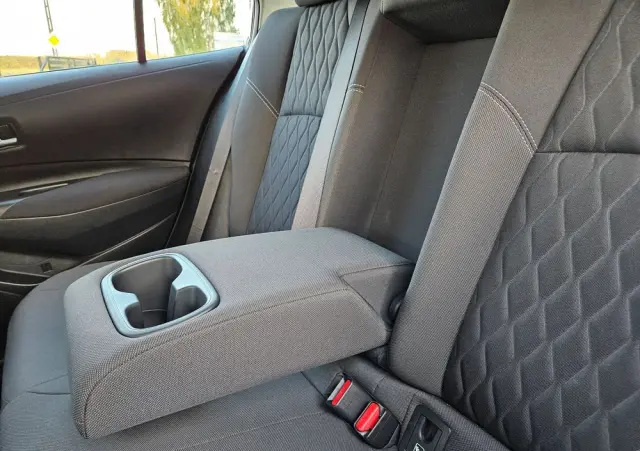 TOYOTA Corolla 1.8 Hybrid Comfort