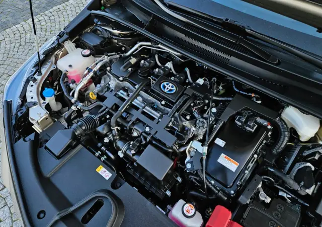 TOYOTA Corolla 1.8 Hybrid Comfort