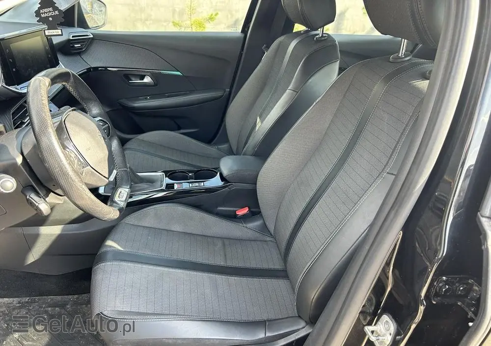 PEUGEOT 208 PureTech 100 Allure