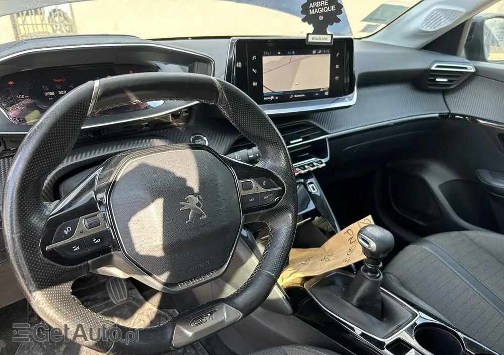 PEUGEOT 208 PureTech 100 Allure
